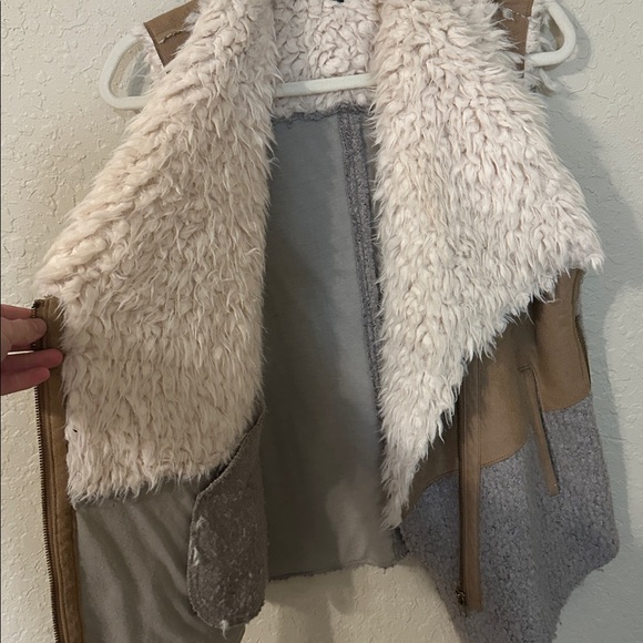 ❄️Athena Marie fur vest a - Picture 6 of 7